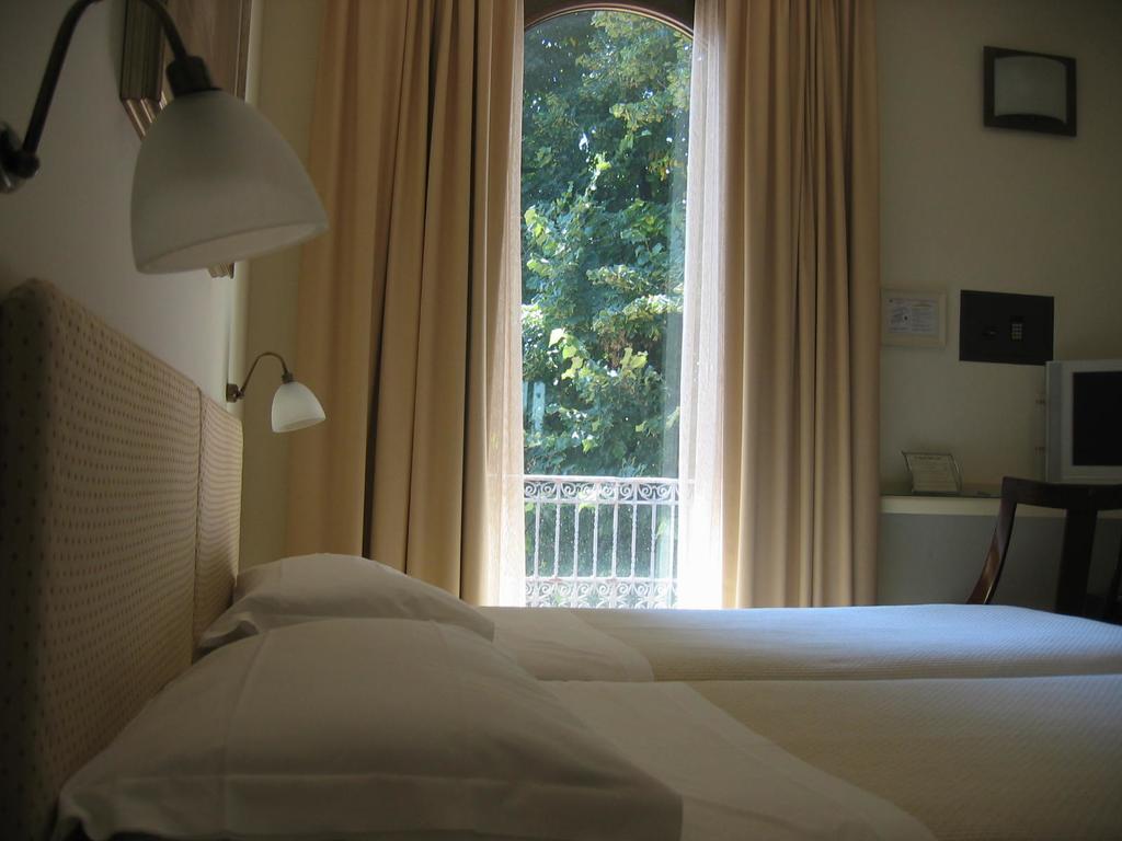 Al Melograno - Room & Breakfast 볼로냐 외부 사진